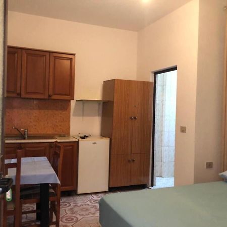 Vila Osmenaj Rent Room Or Apartment Vlorë Extérieur photo
