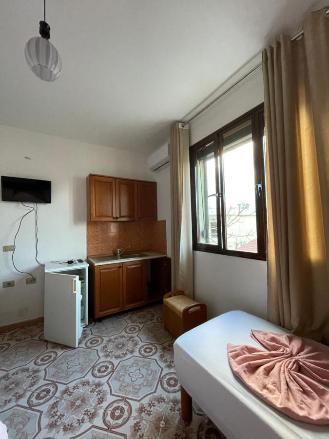 Vila Osmenaj Rent Room Or Apartment Vlorë Extérieur photo