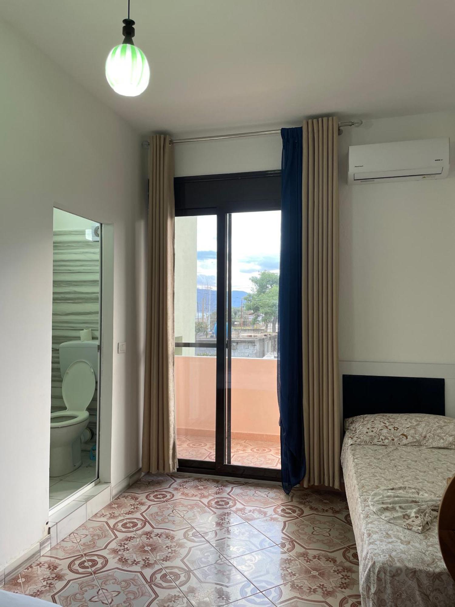 Vila Osmenaj Rent Room Or Apartment Vlorë Extérieur photo